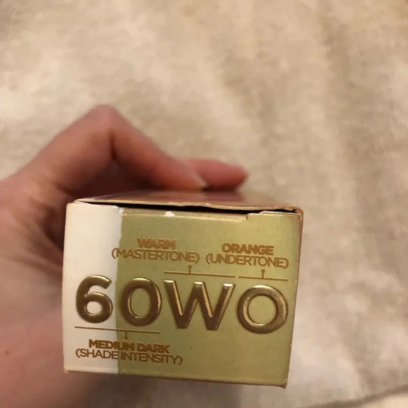 Urban Decay Stay Naked liquid foundation - Picture 3 of 3